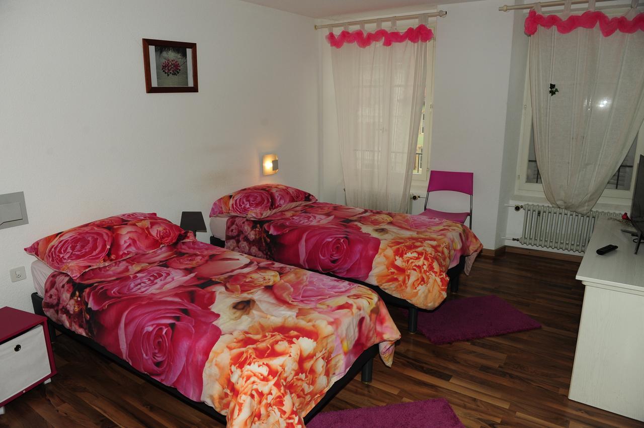 Hotel Restaurant Au Chasseur Orbe Kültér fotó