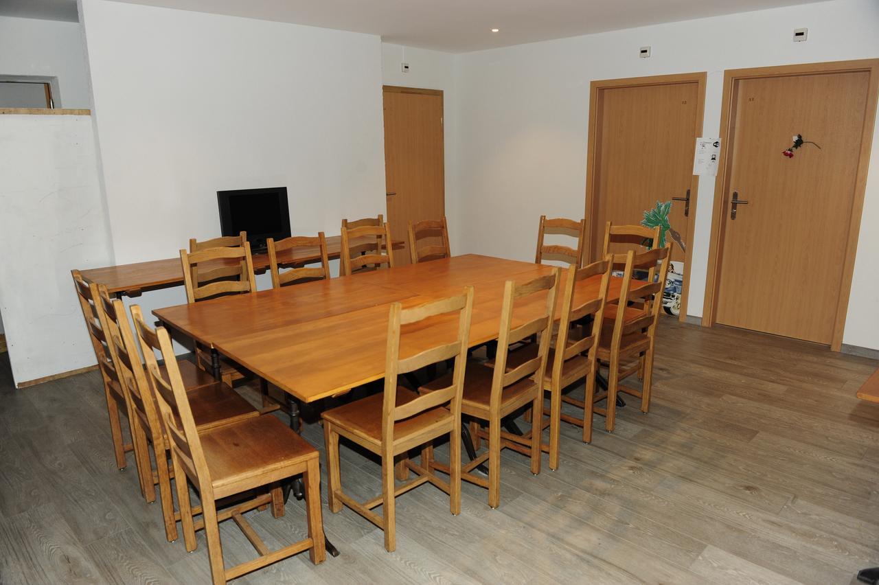 Hotel Restaurant Au Chasseur Orbe Kültér fotó